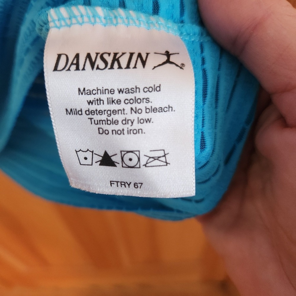 Danskin XL Active Tank Top Blue Sleeveless Athletic Layering‎ Built-in Bra - Picture 5 of 12